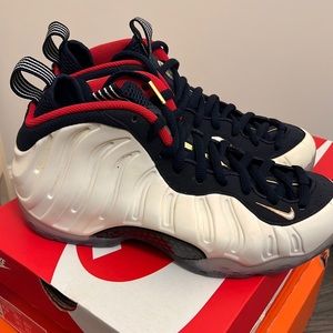 Nike Foamposite size 7.5